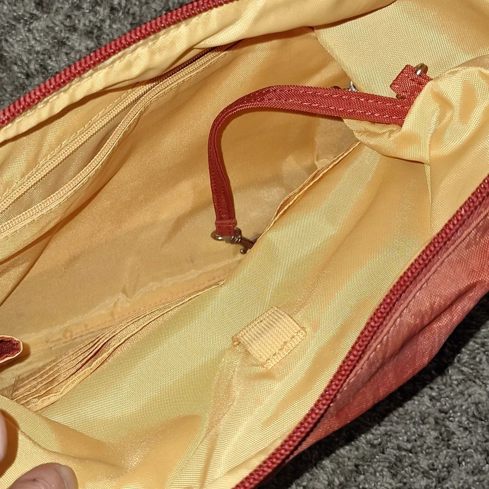 Baggallini medium crossbody zip canvas bag - brick red - Picture 4 of 12